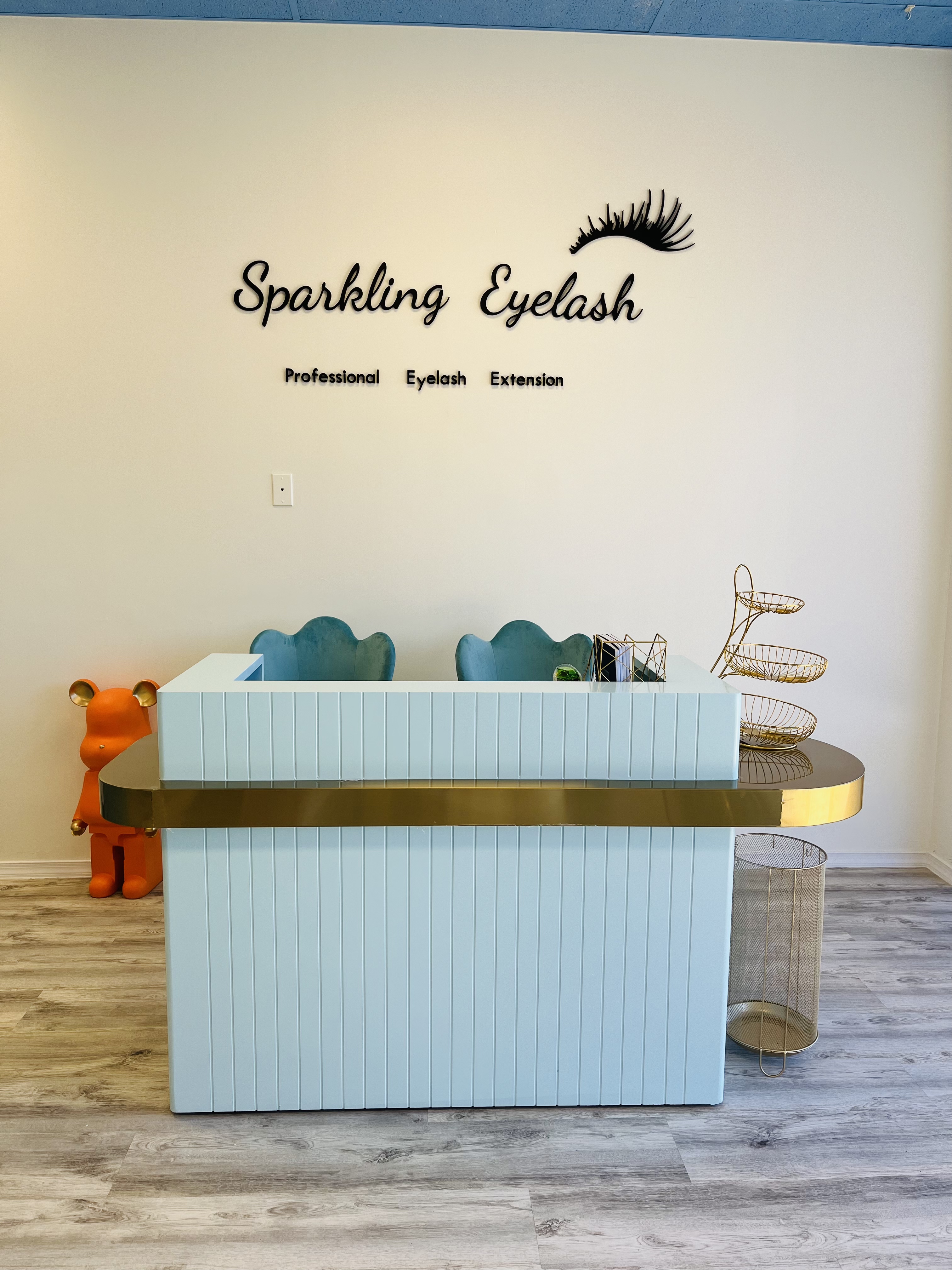 Sparkling Eyelash gallery image
